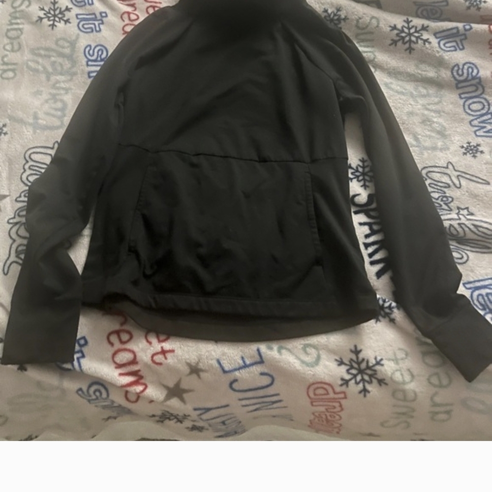 Women's Black Long-Sleeve Athletic Pullover